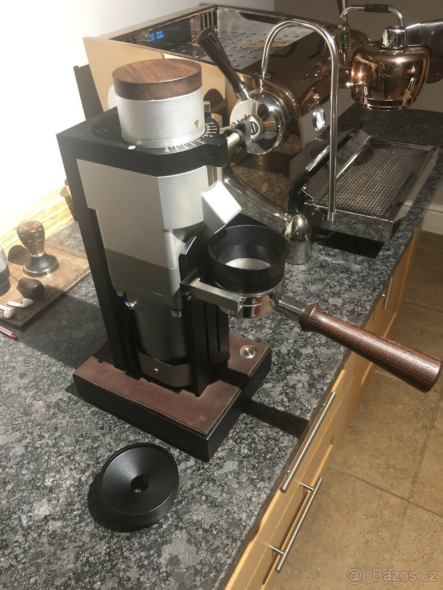 Mlýnek na kávu Kafatek Monolith MC1 2017 - 2