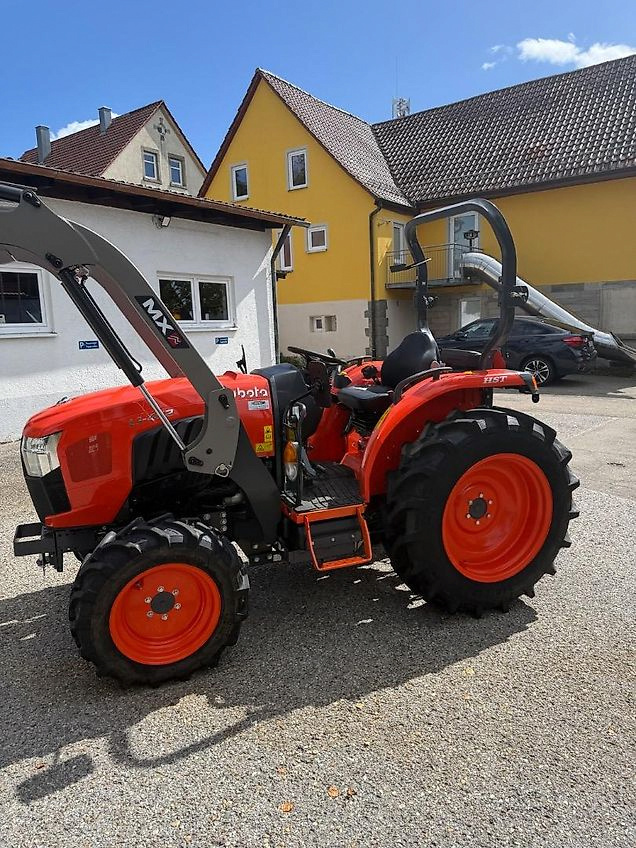 Ideální pro farmu i zahradu, Kubota L1-452 - 2