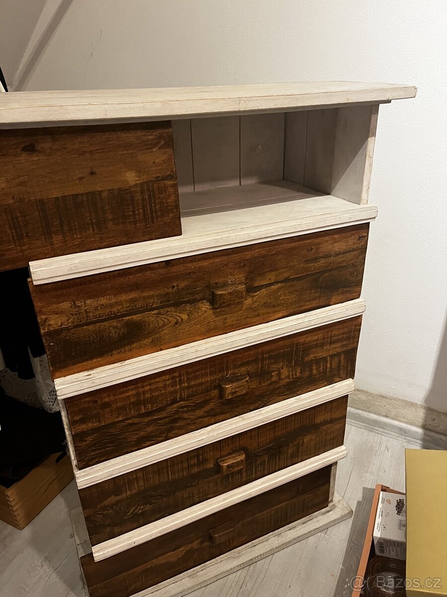 Masivní komoda - úzká - 2