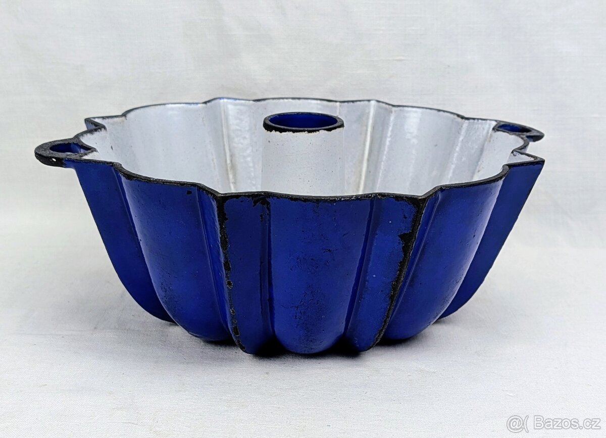 Modrá litinová bábovka - 2