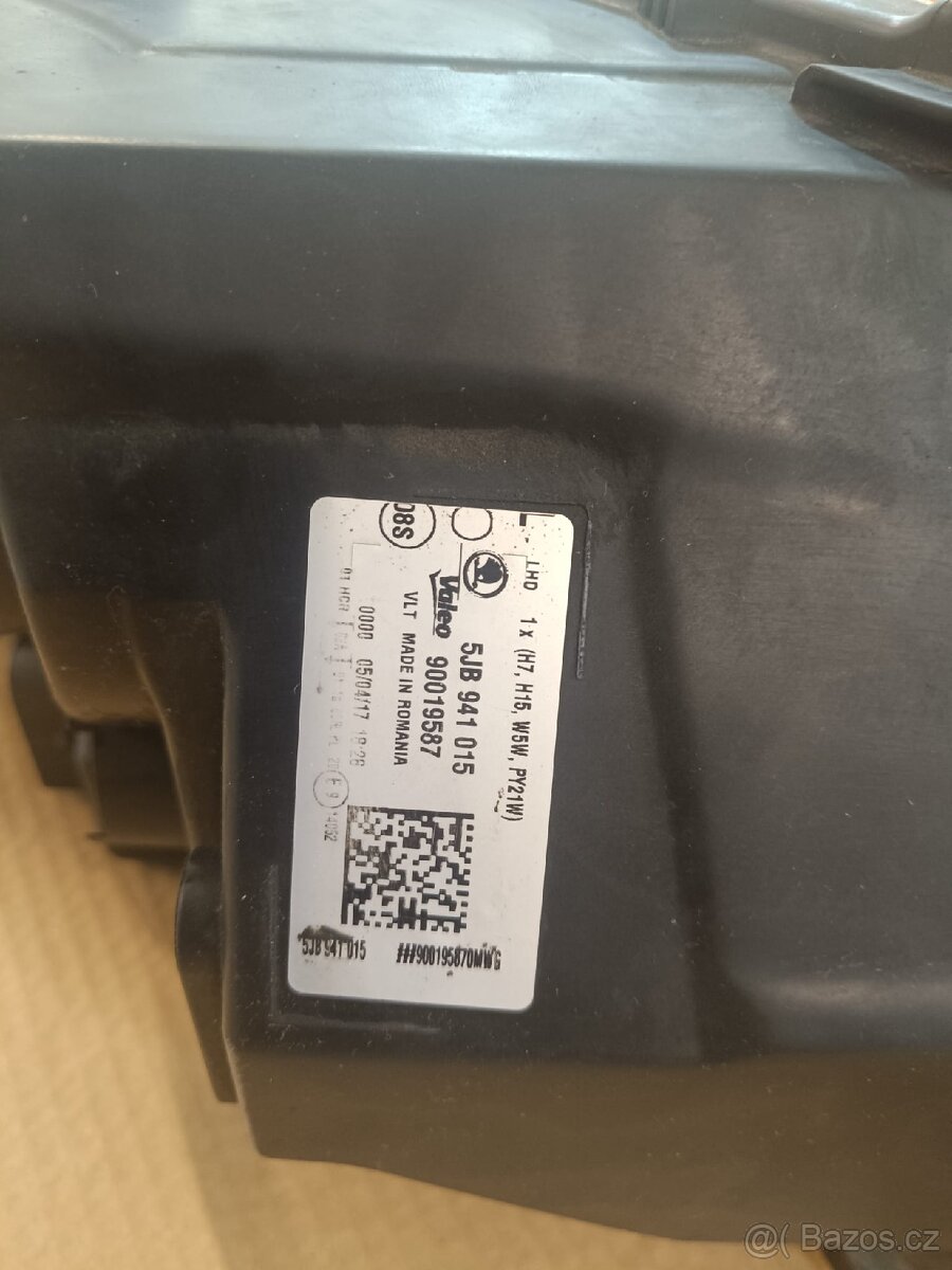 Levý přední světlomet Škoda Rapid - 2