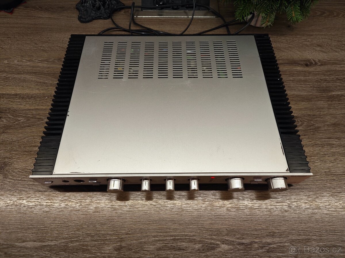 Zesilovač Grundig SV 2000 - 2