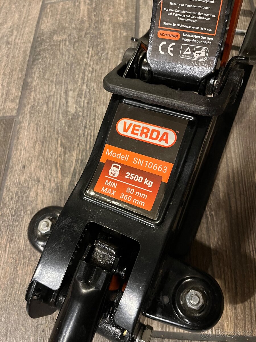 Zvedák 2,5 tuny - 2