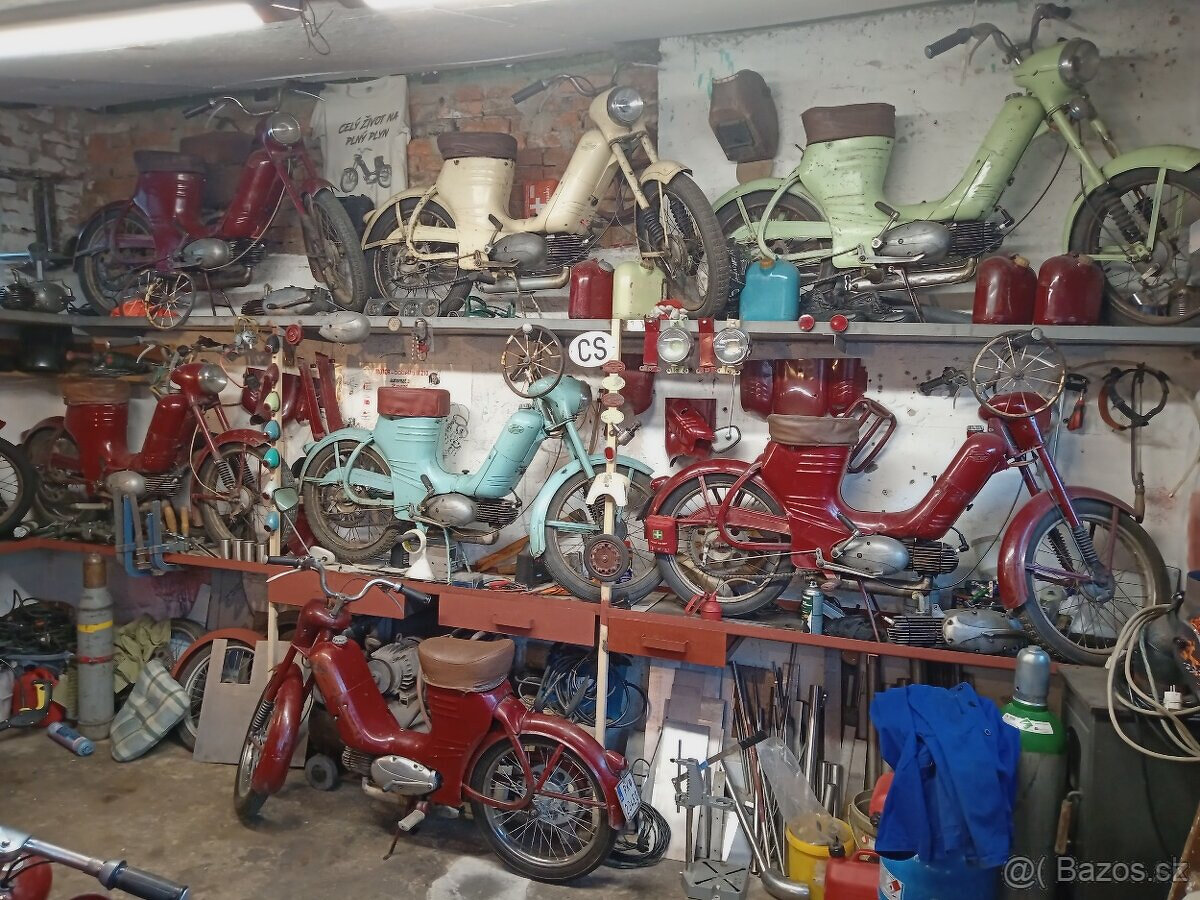 predam,rozpredam zbierku povodnych motoriek jawa 550,555 - 2