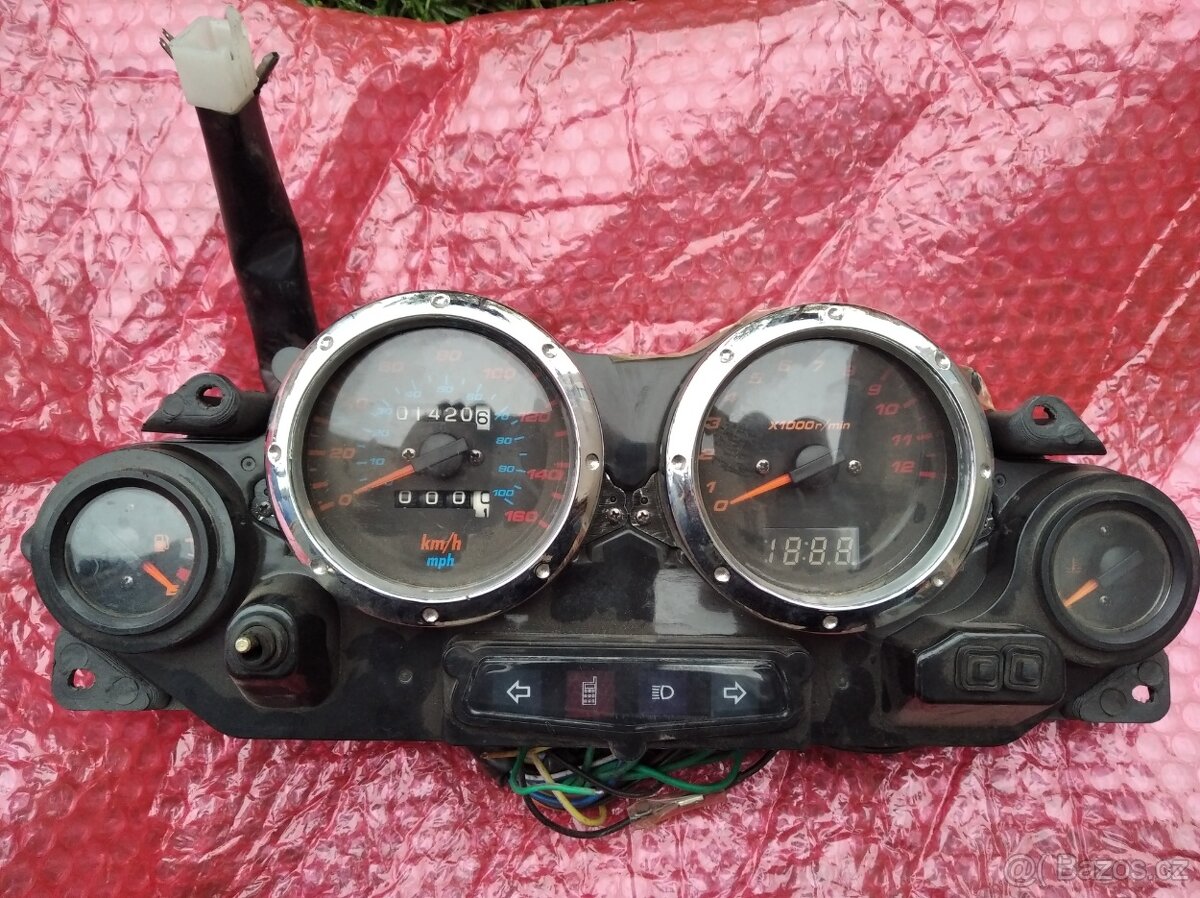 Yuki Arrow 250, tachometr, budíky - 2
