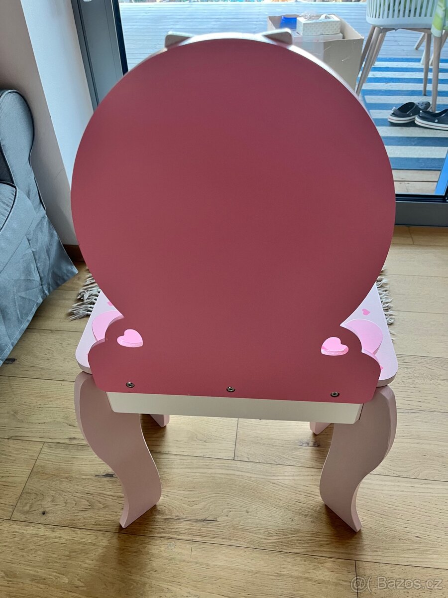 Detsky kosmeticky stolek - 2