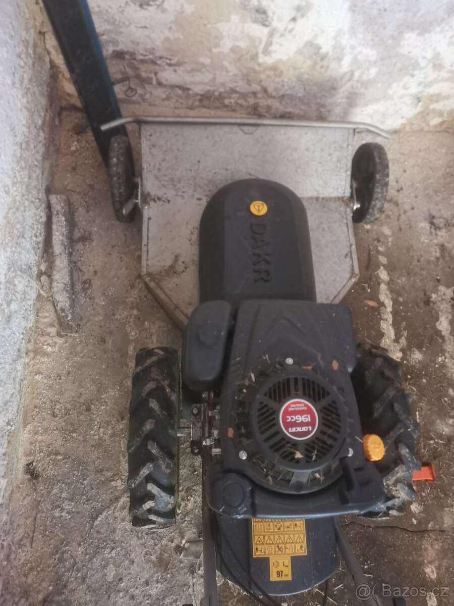 Prodám dakr sekačku na vysokou trávu - 2