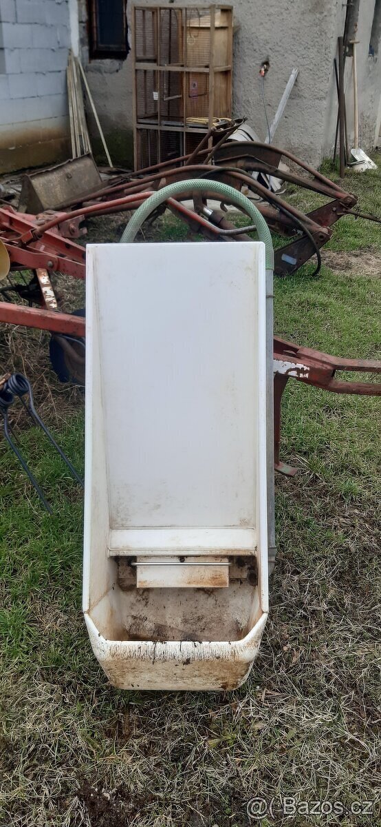 Krmítka pro prasata - 2