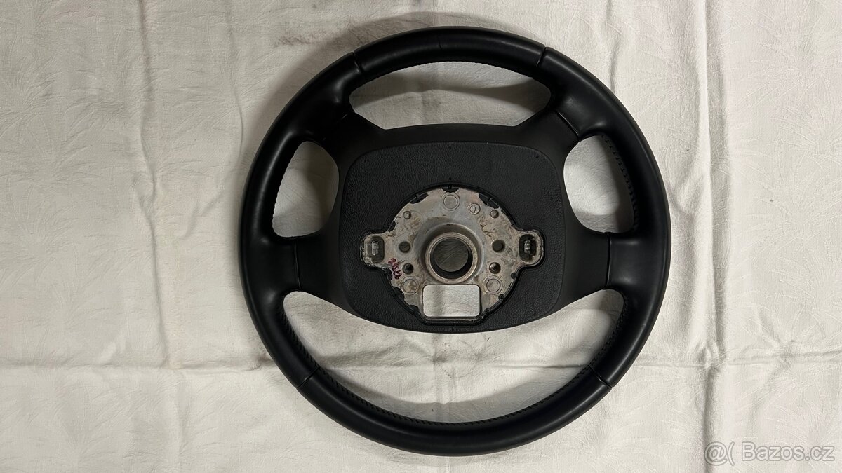 Čtyřramenný kožený volant Škoda - 2