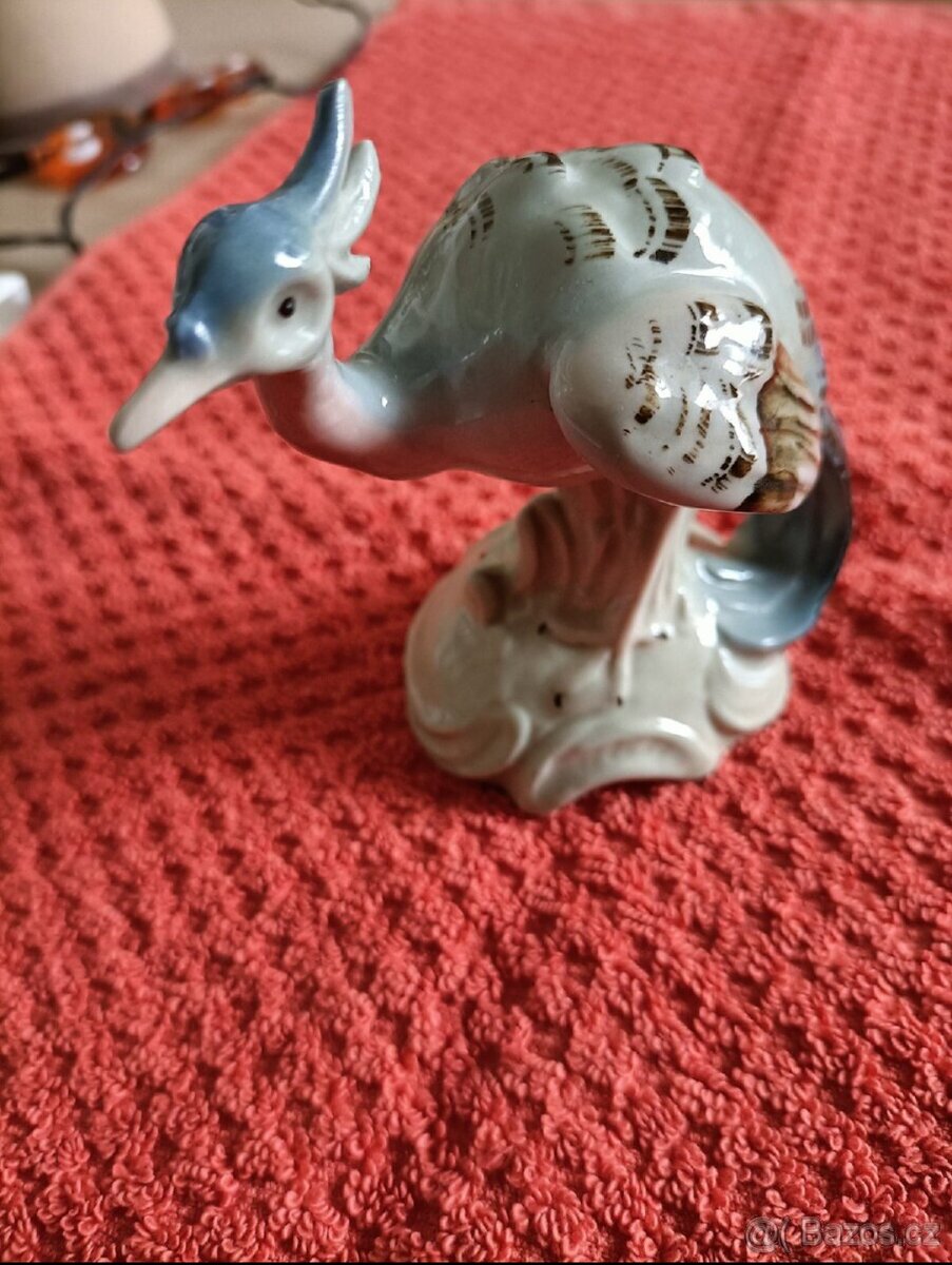 Páv, porcelánová soška - 2