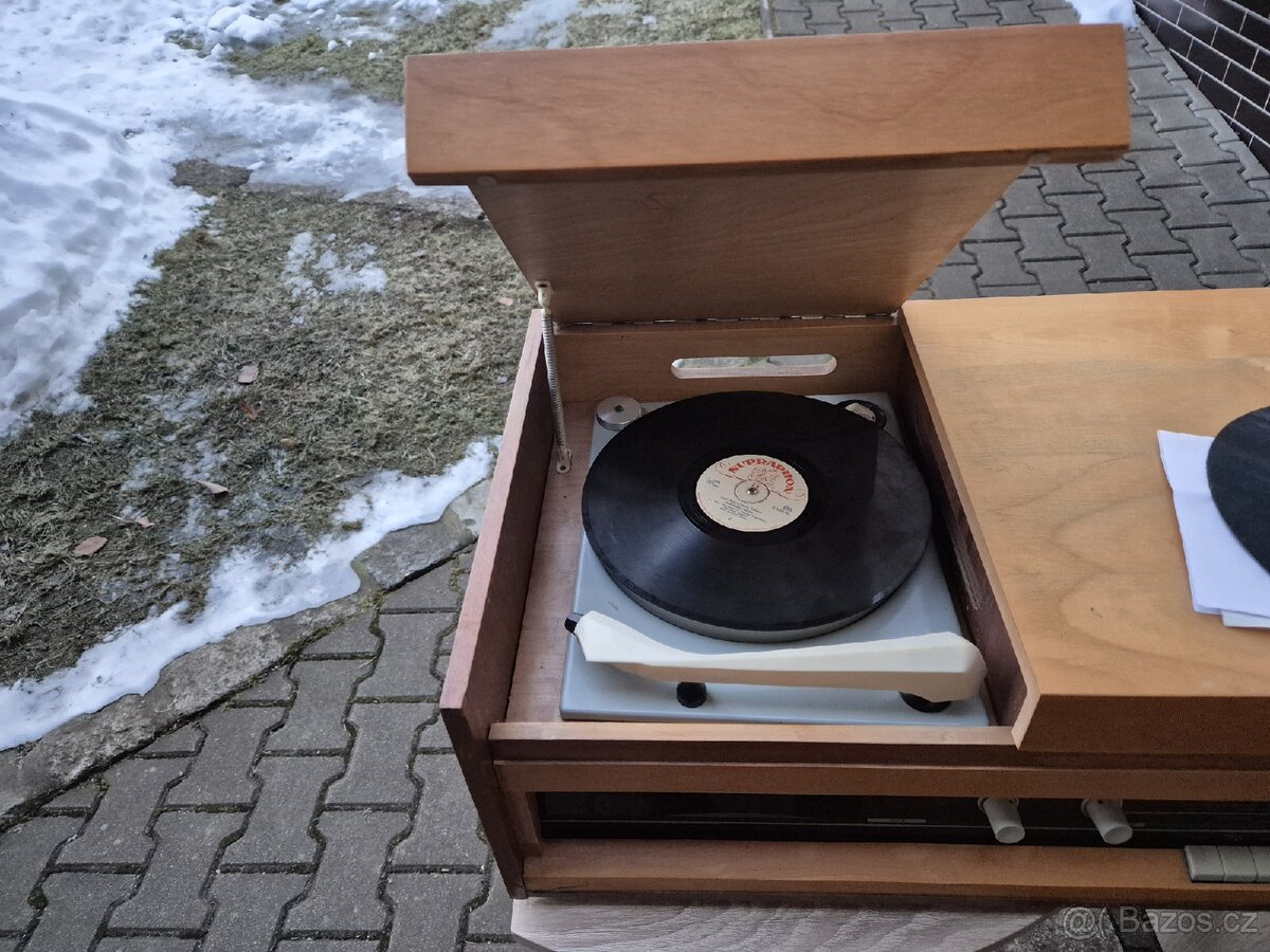 Gramorádio Tesla Opereta - 2