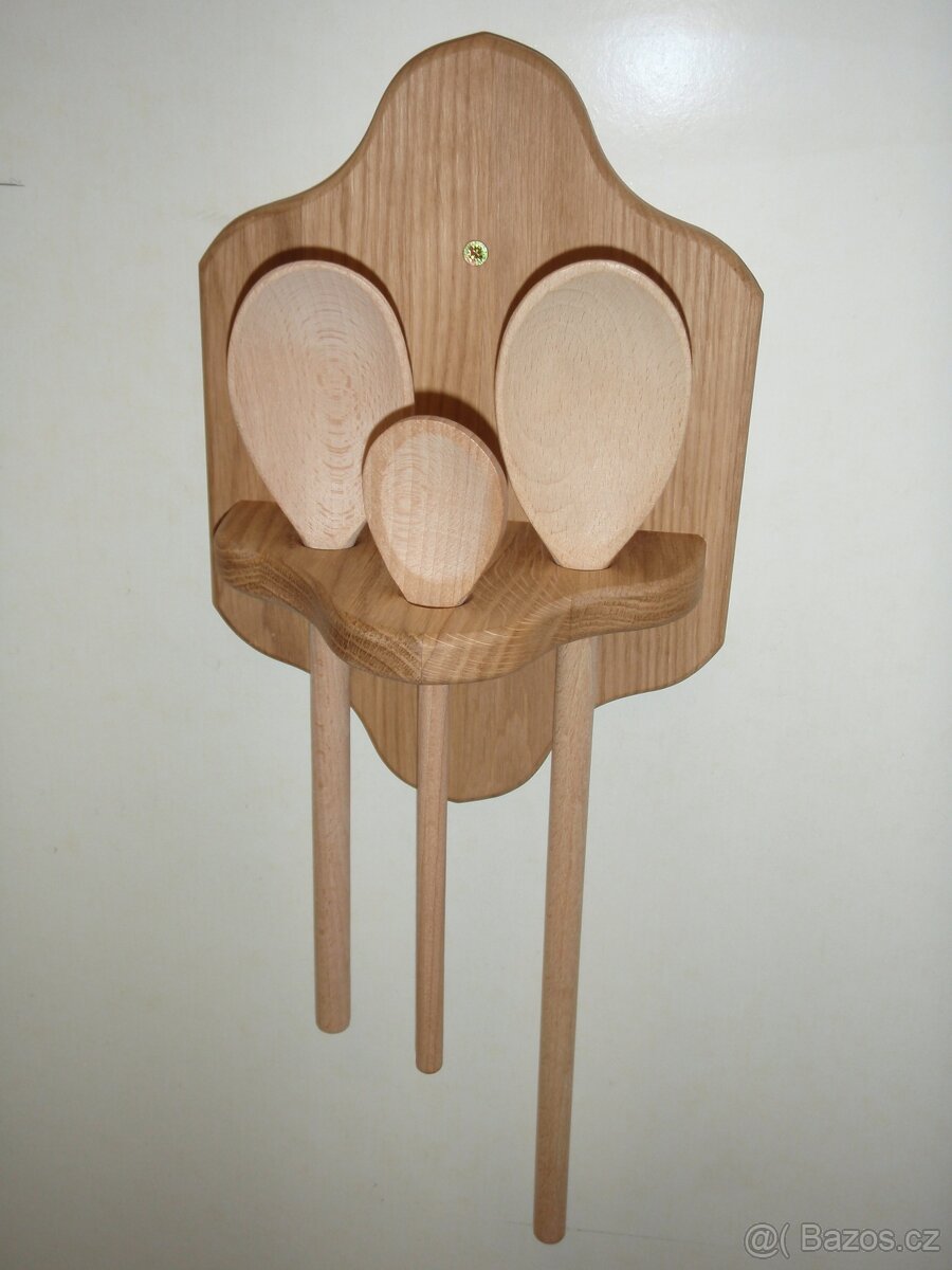 Dřevěný držák na vařečky - 2