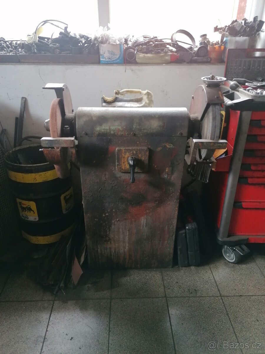 Stojanová dvoukotoucova bruska - 2