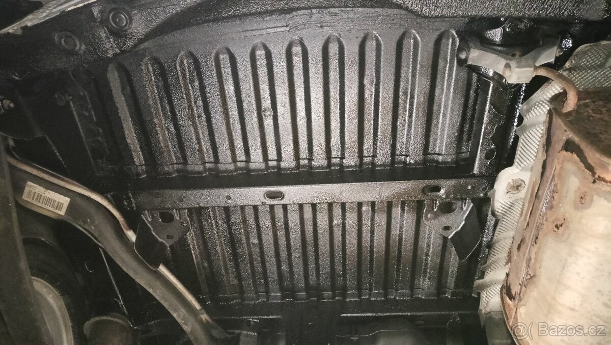 WV Caddy Nástřik podvozku včetně dutin - 2