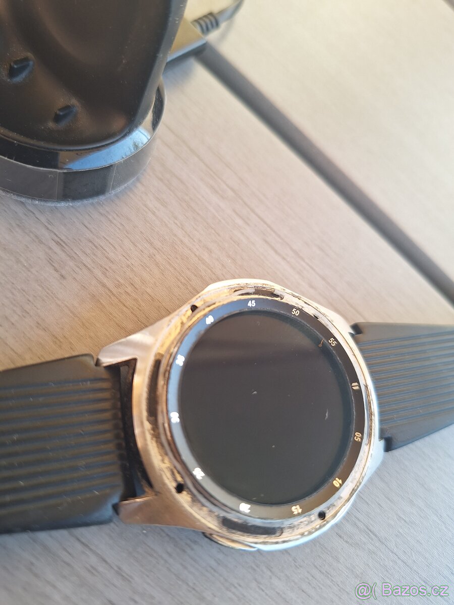 Hodinky Samsung Gear S3 poškozené - 2