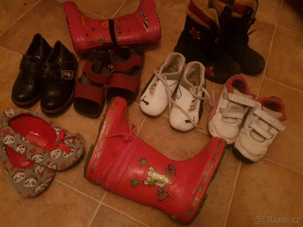 7 ks dětské obuvi vel. 27 - 2