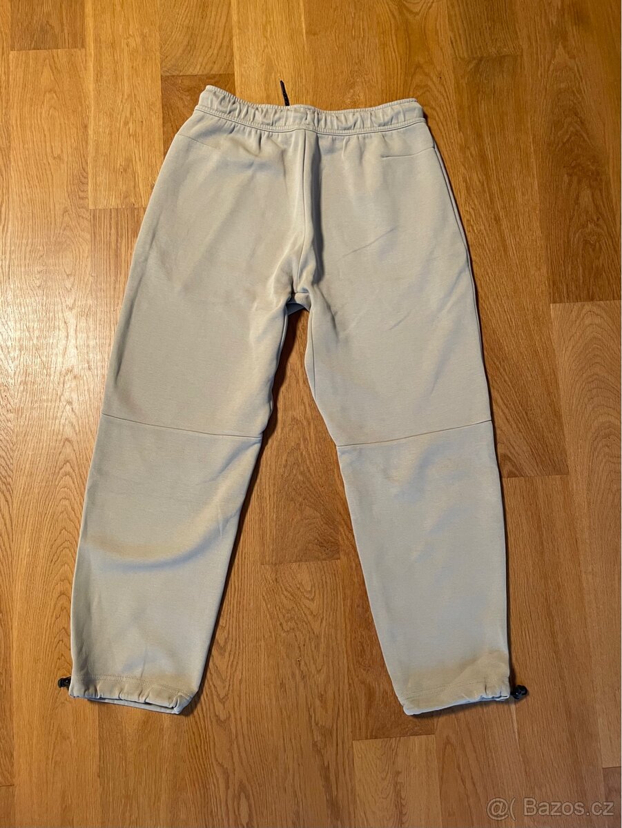 Nike Tech Fleece Tepláky, velikost S - 2