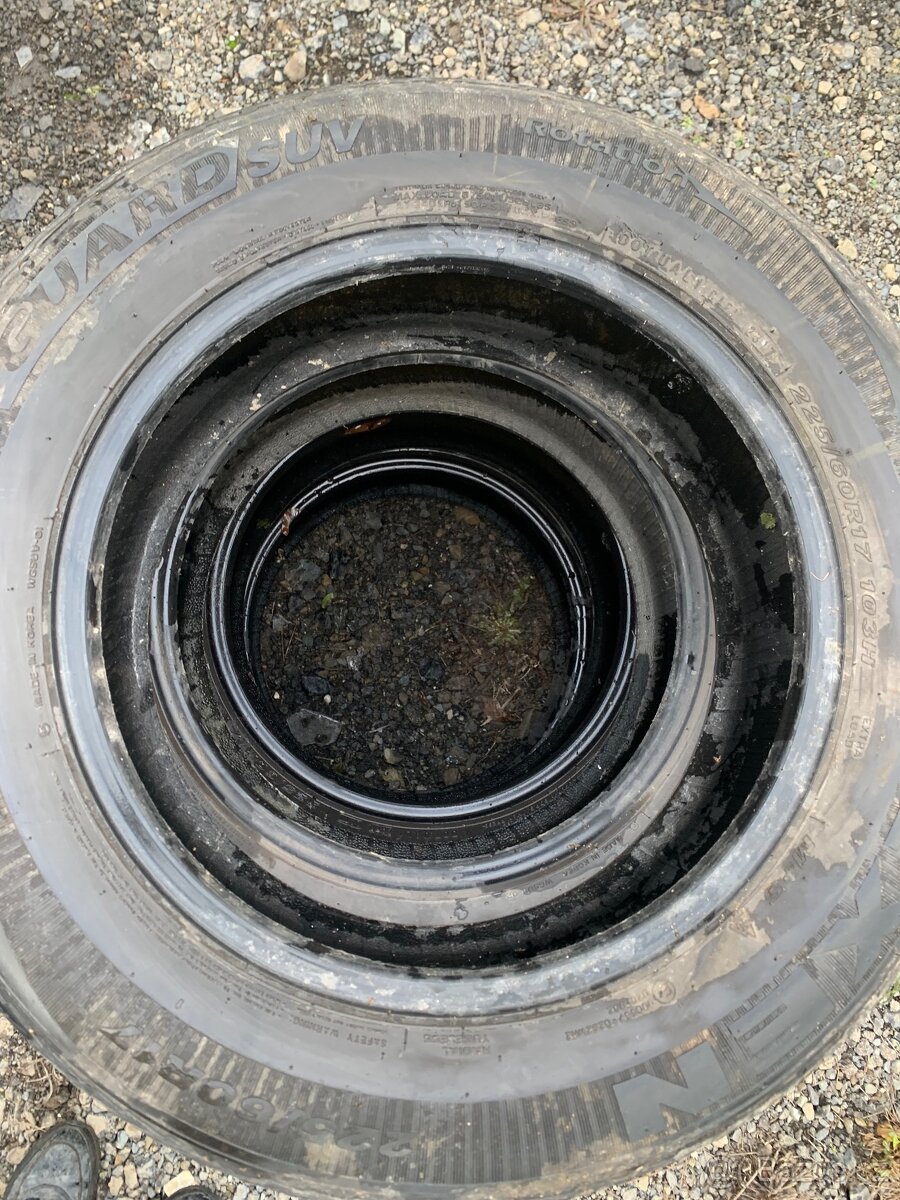 225/60 R17 zimní - 2