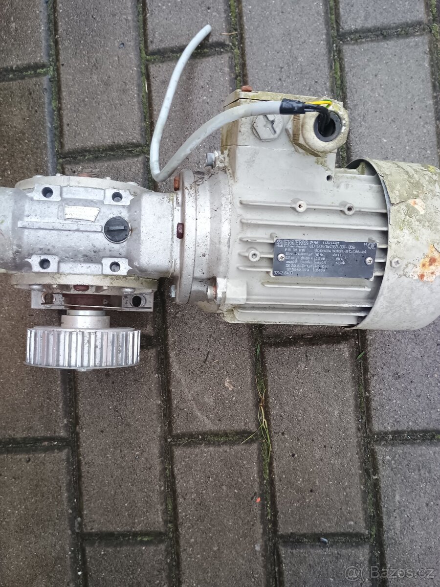 Elektromotor s převodovkou Siemens - 2