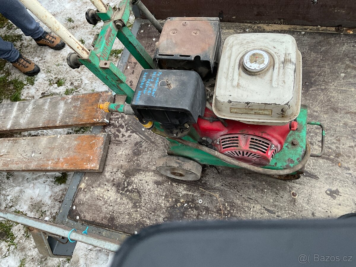 Řezačka asfaltu TREJBAL - 2