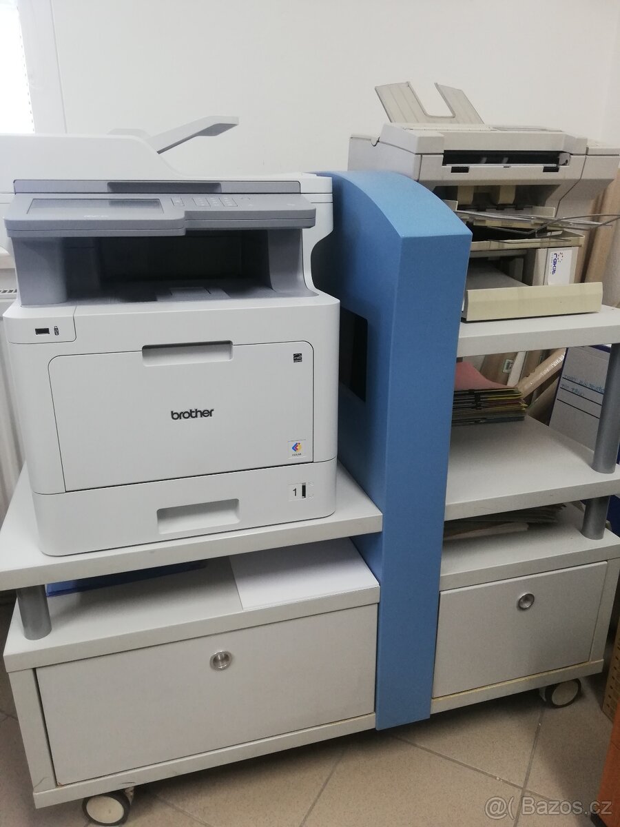 Kancelářský stolek - 2