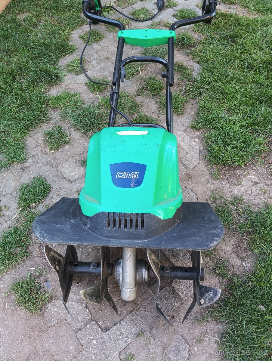 Prodám kultivátor - 2