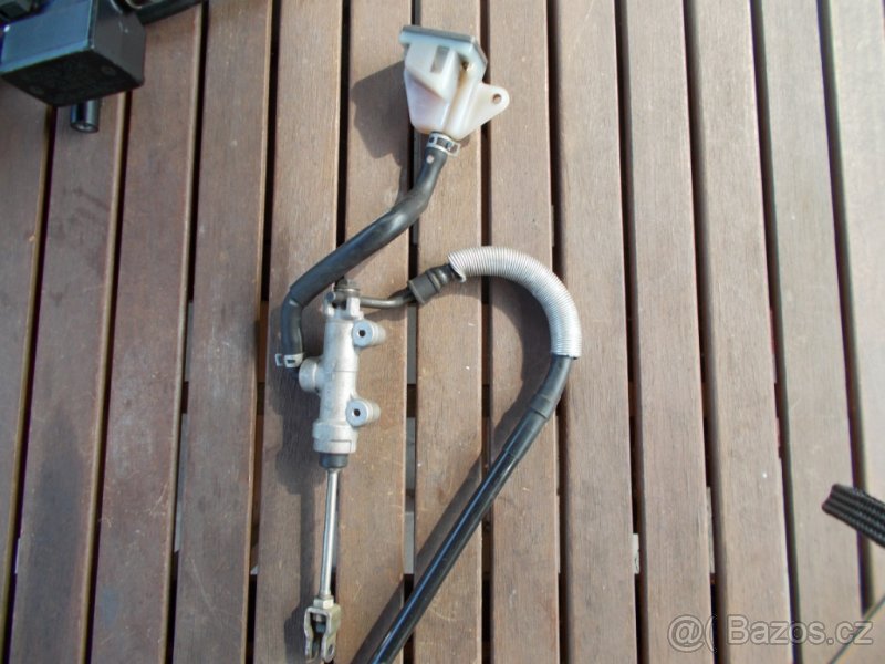 Suzuki DL 1000 V - Strom - Zadní pumpa - 2