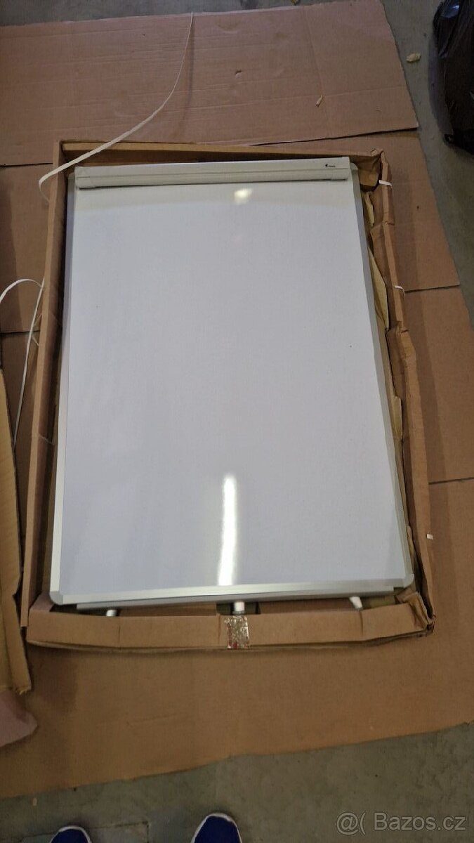 Magnetická tabule VICTORIA FlipChart 70x100cm
- 2