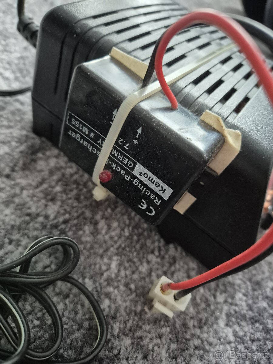 modelářská nabíječka Protech Mega Peak 3000 - 2