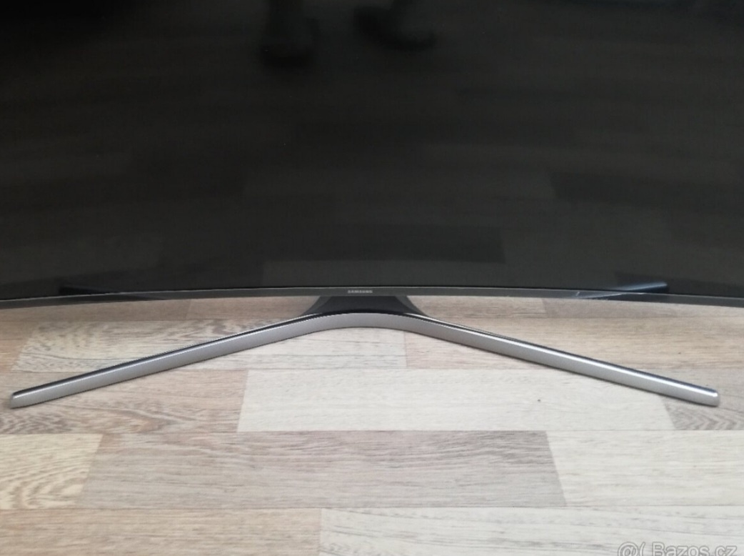4K Prohnutá Samsung TV 139cm - 2