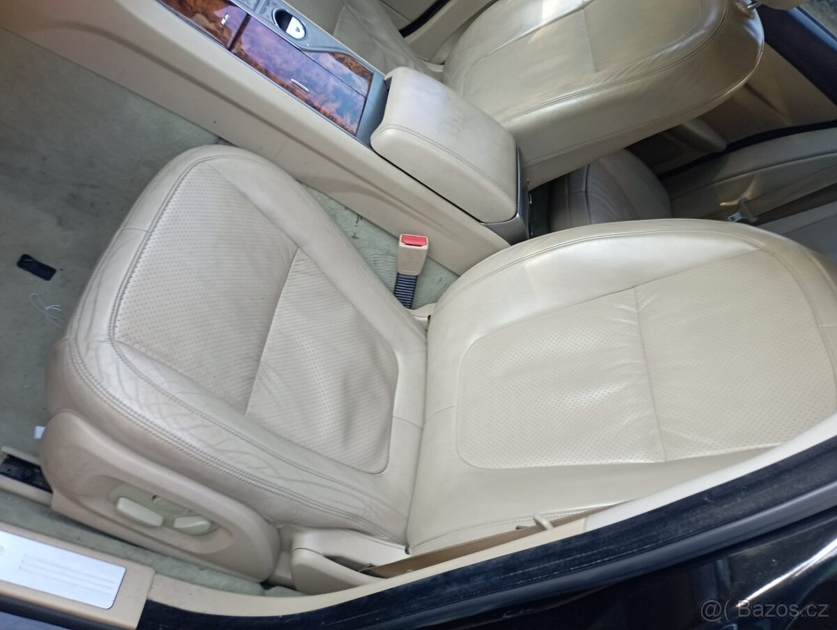 Jaguar XF světlý kožený interiér - 2