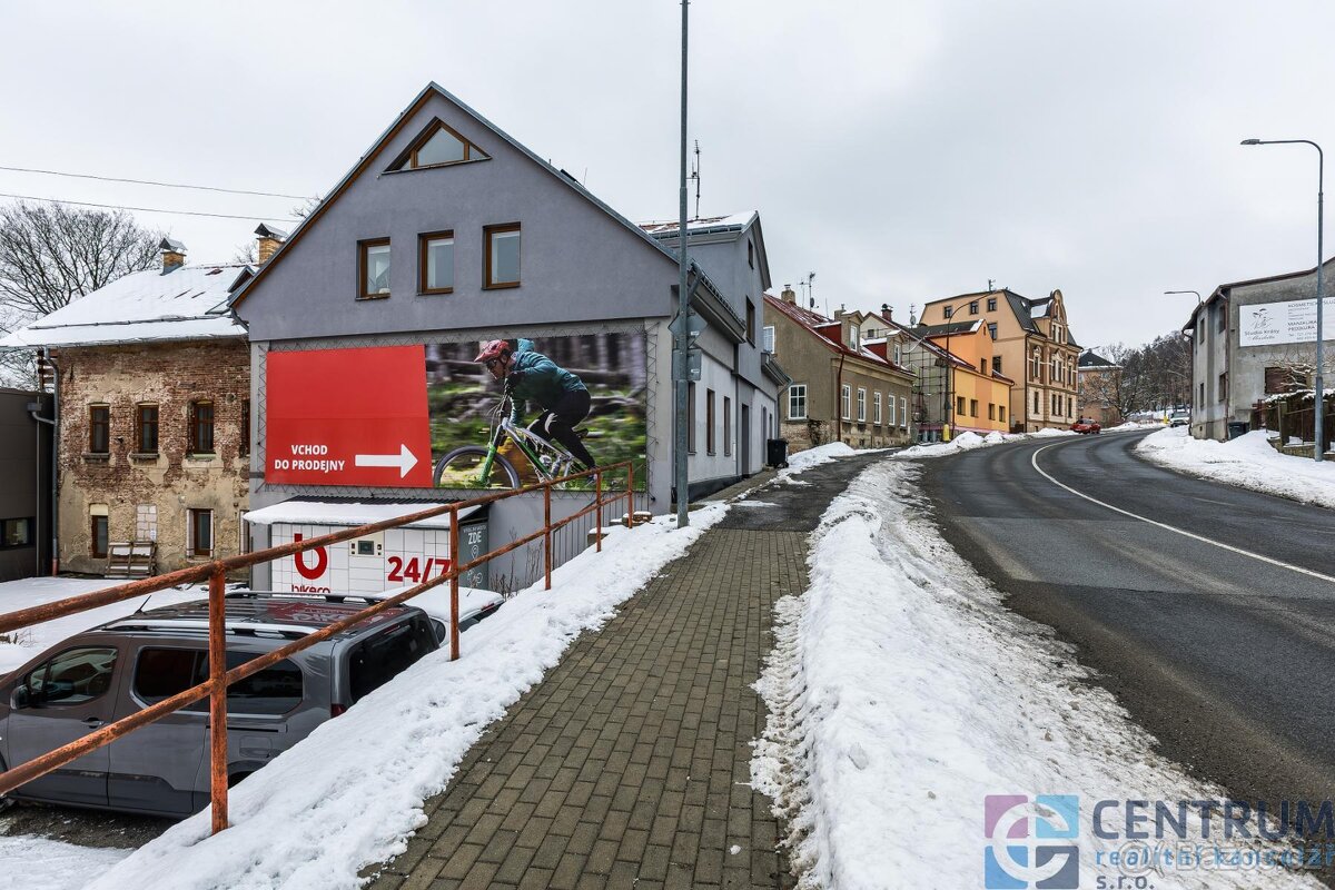 Pronájem obchodních prostor, 323 m2 - 2