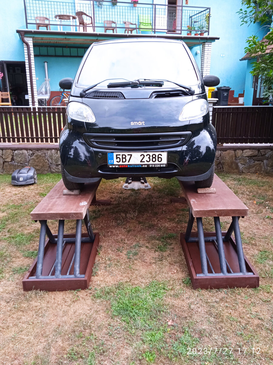 prodám zachovalý SMART - 2