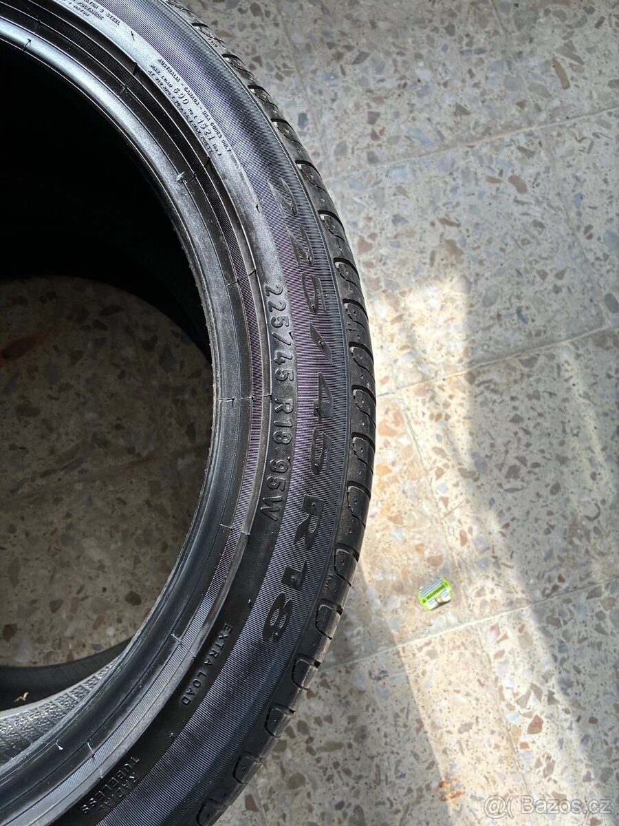Letní pneu 225/45 R18 - 2