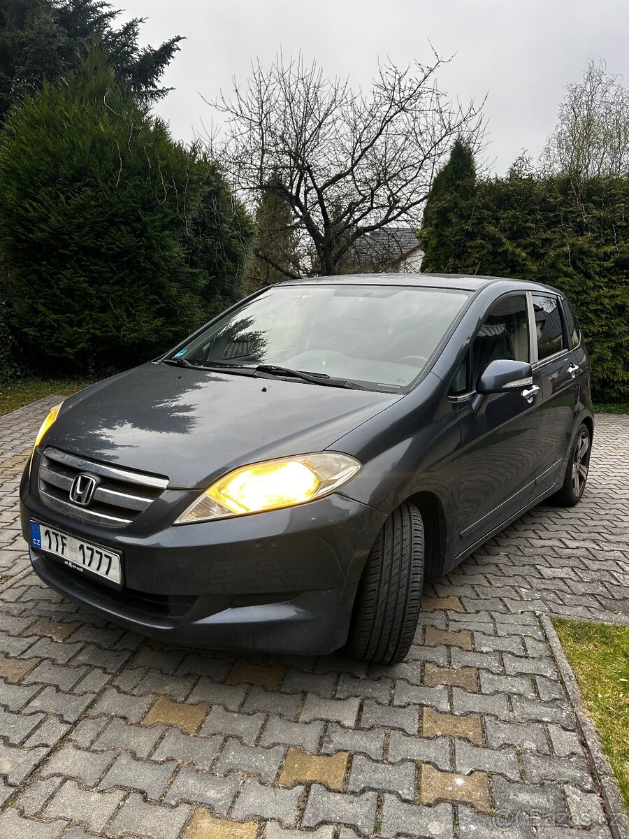 Šestimístná Honda - 2