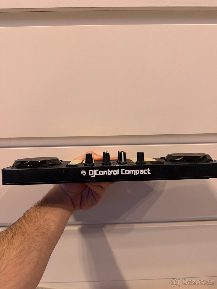DJ mixážní pult - Compact Hercules - 2