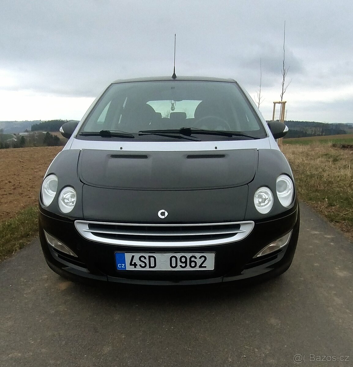 Smart fourfour 1.1i 55kw nová STK - 2