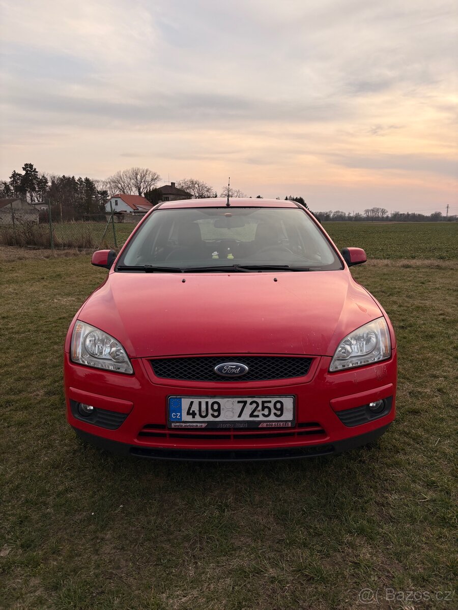 Ford focus 1.6 benzín - 2