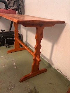 Dřevěný stůl - 2