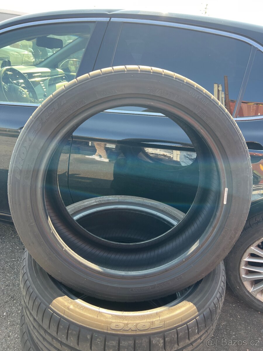 215/45R18 - 2