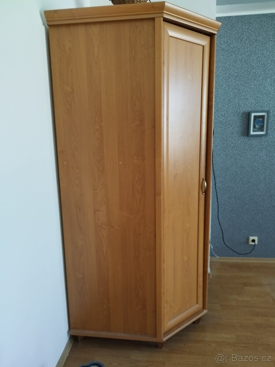Rohová skříň - 2