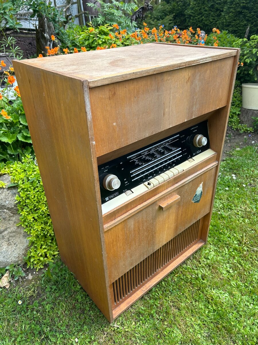 Rádio Resprom A-104 - 2