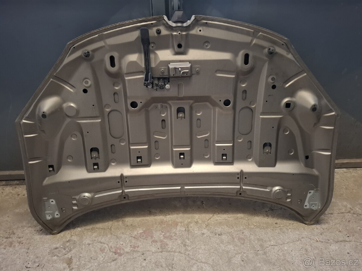 Kapota Renault Megane 3 ( 08-12 ) - 2