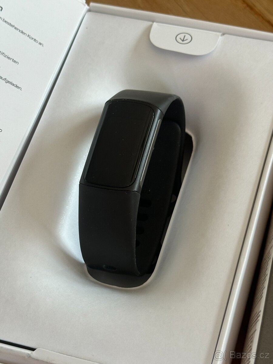 Chytrý náramek Fitbit Charge 6 černý, PC 3500,- - 2