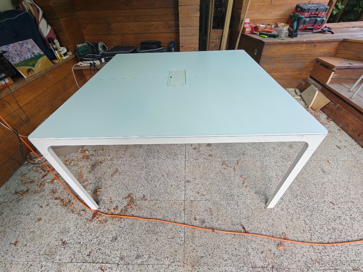 Stůl 140x140 cm - 2