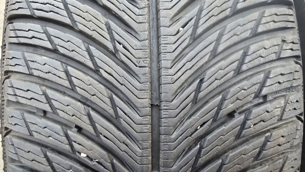 Zimní pneu 235/55/17 Michelin - 2