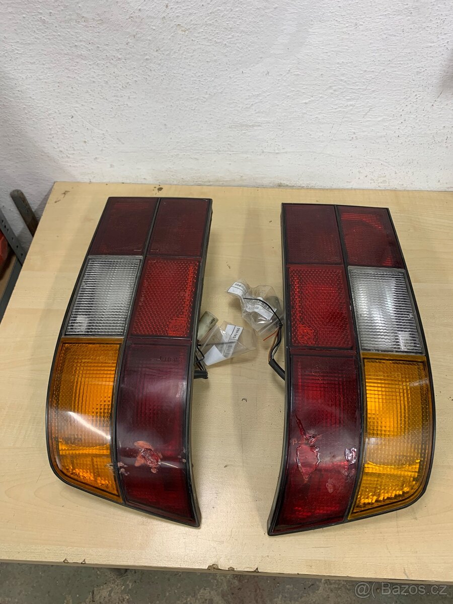 Zadní lampy Porsche 924 - 2