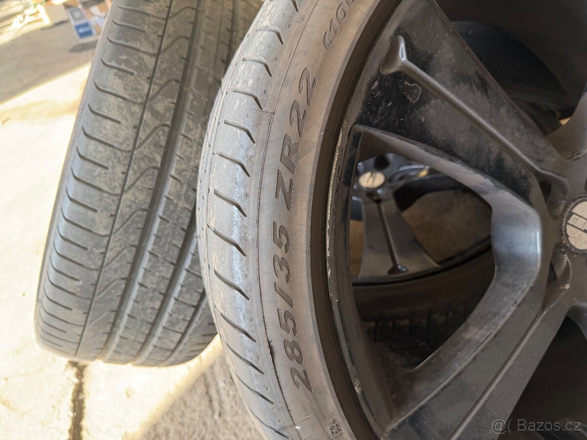 Aulu audi q7 285/35r22 - 2