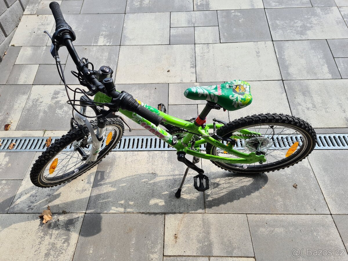 Jízdní kolo a koloběžka - 2