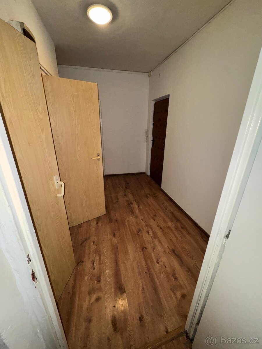 Nabízím pronájem bytu 2+1 Kadaň kompletně vybavený - 2